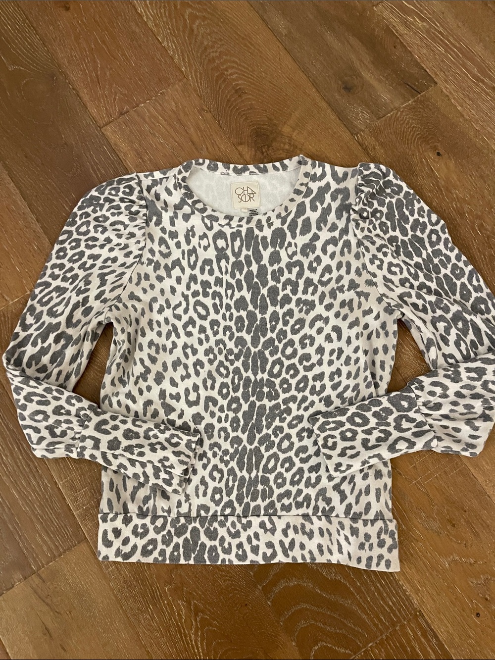 Chaser Gray and White Leopard Print Puff Sleeve Sweatshirt